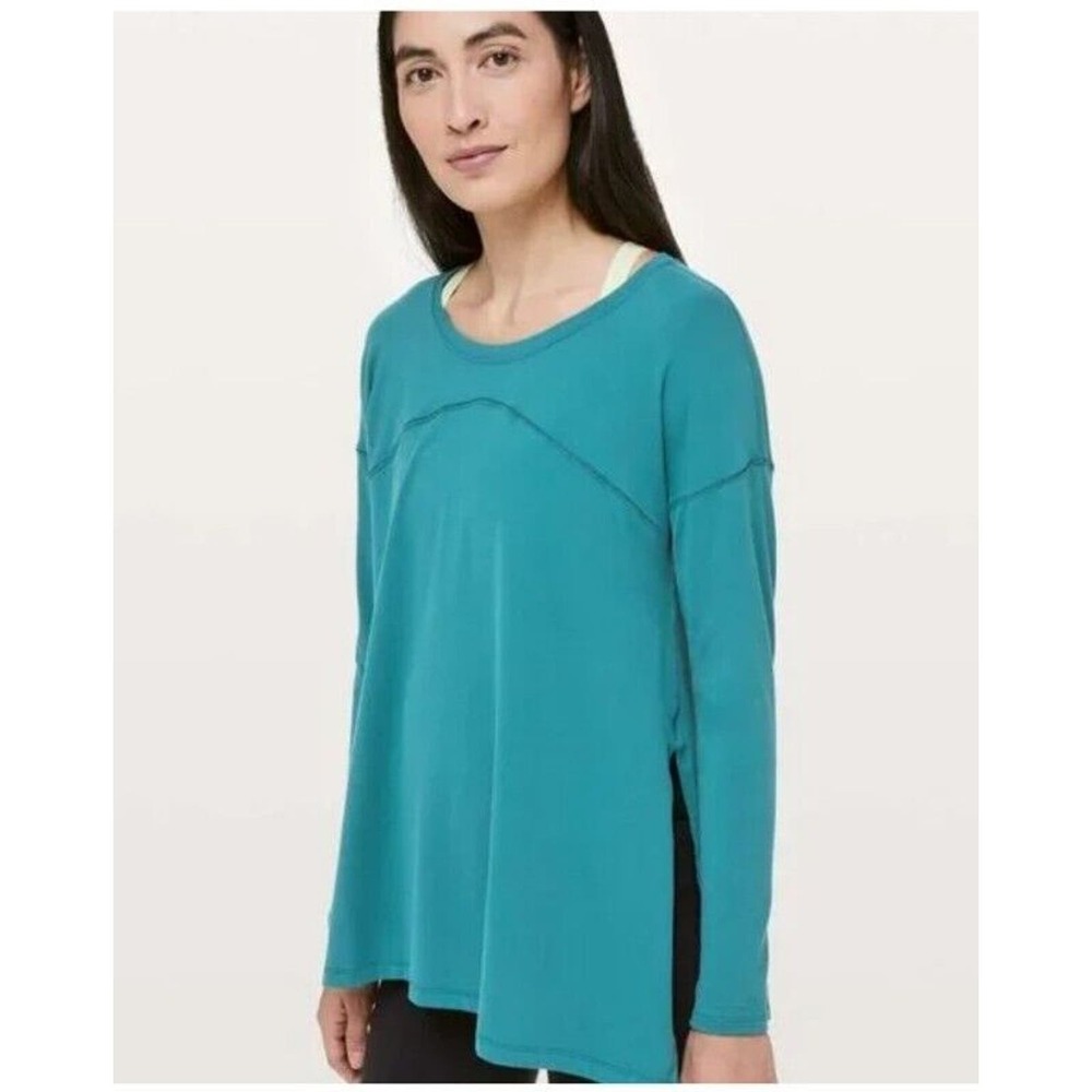Lululemon 4 Hit Unwind Long Sleeve Shirt Top Yoga‎ Teal Blue side slits